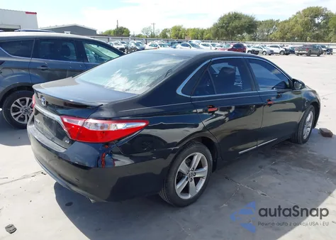 2015 Toyota Camry Se z USA, uszkodzony, nr VIN 4T1BF1FK1FU031079